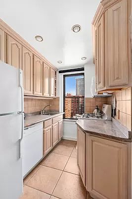 3rd image of 127 W 96th St APT 11A