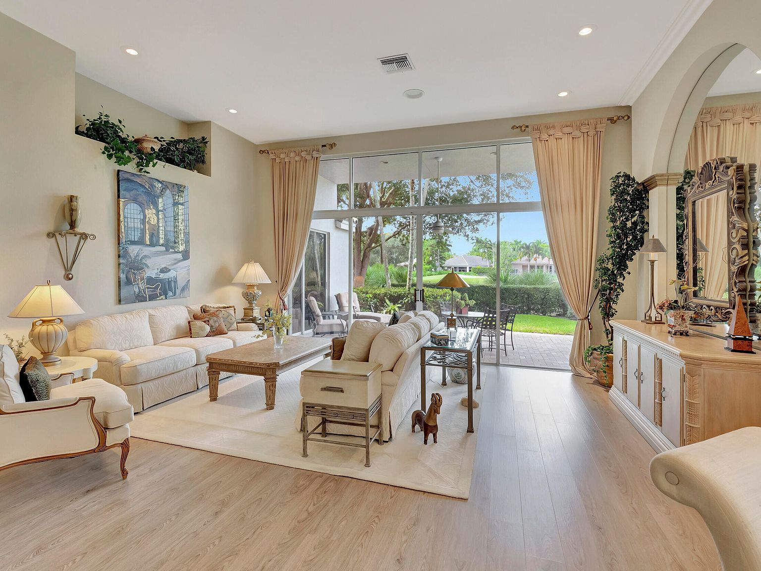 16191 Villa Vizcaya Pl