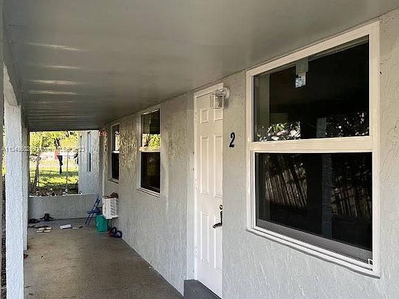 5th image of 122 NW 6th Ave #2