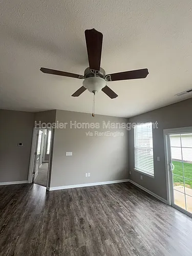 556 Dylan Dr Photo 1