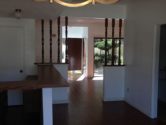 Dining room & wet bar