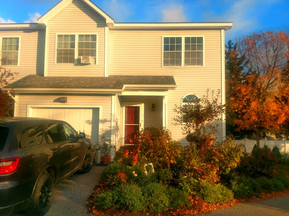 561 Lincoln Pl, Essex Junction, VT 05452