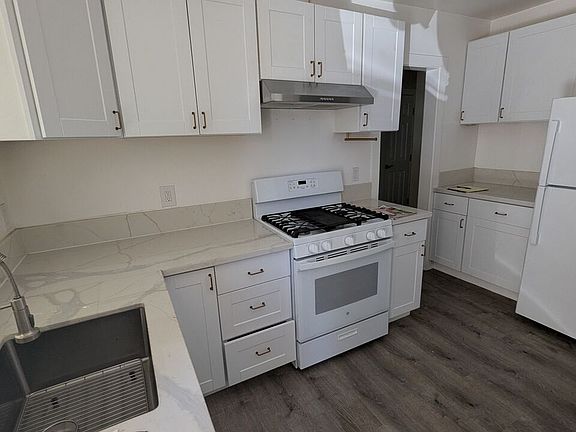 2nd image of 14156 Friar St