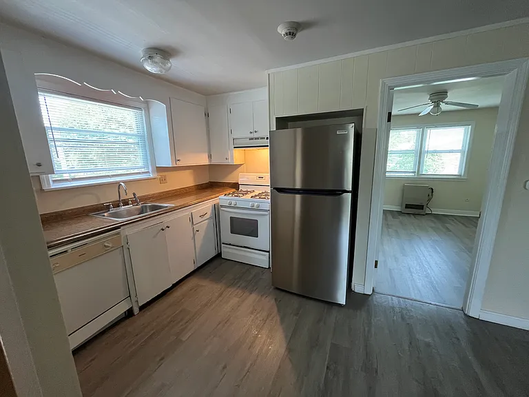 463 Woonasquatucket Ave #8 — Photo 1