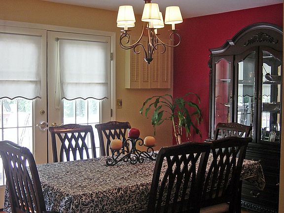 Dining Room w/ French Doors to Deck