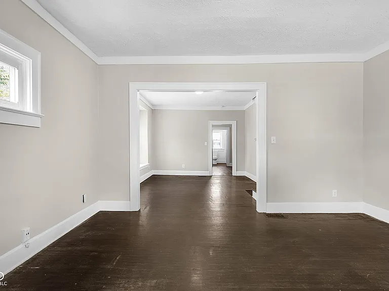 3019 Broadway St — Photo 4