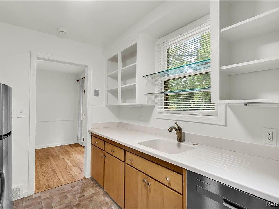4246 Elmwood Ave, photo 8