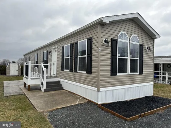 4 Mountain View Ln, Blandon, PA 19510