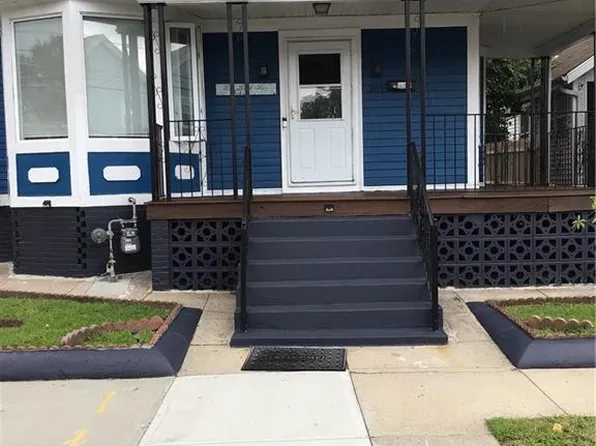 203 Indiana Ave, Providence, RI 02905