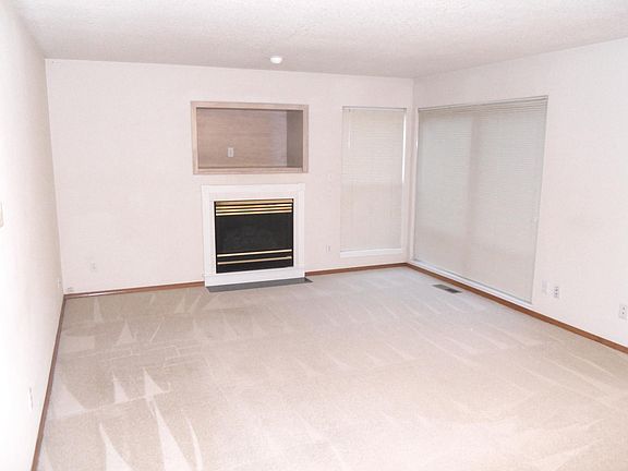 4th image of 15222 SW Firtree Dr