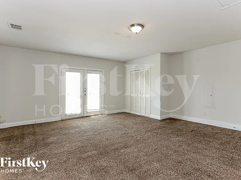 1422 Waldrop Dr — Photo 4