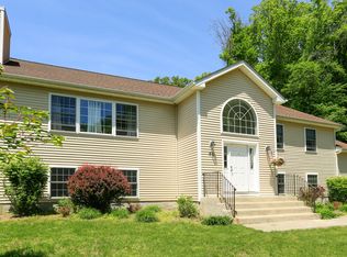 40 Waring Dr, Carmel, NY 10512