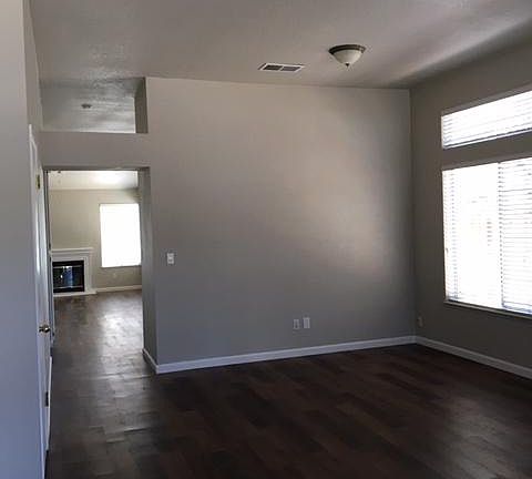 3rd image of 4745 Rosewood Ct