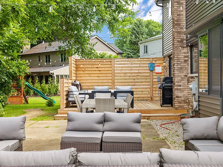 711 Medinah Dr — Photo 60