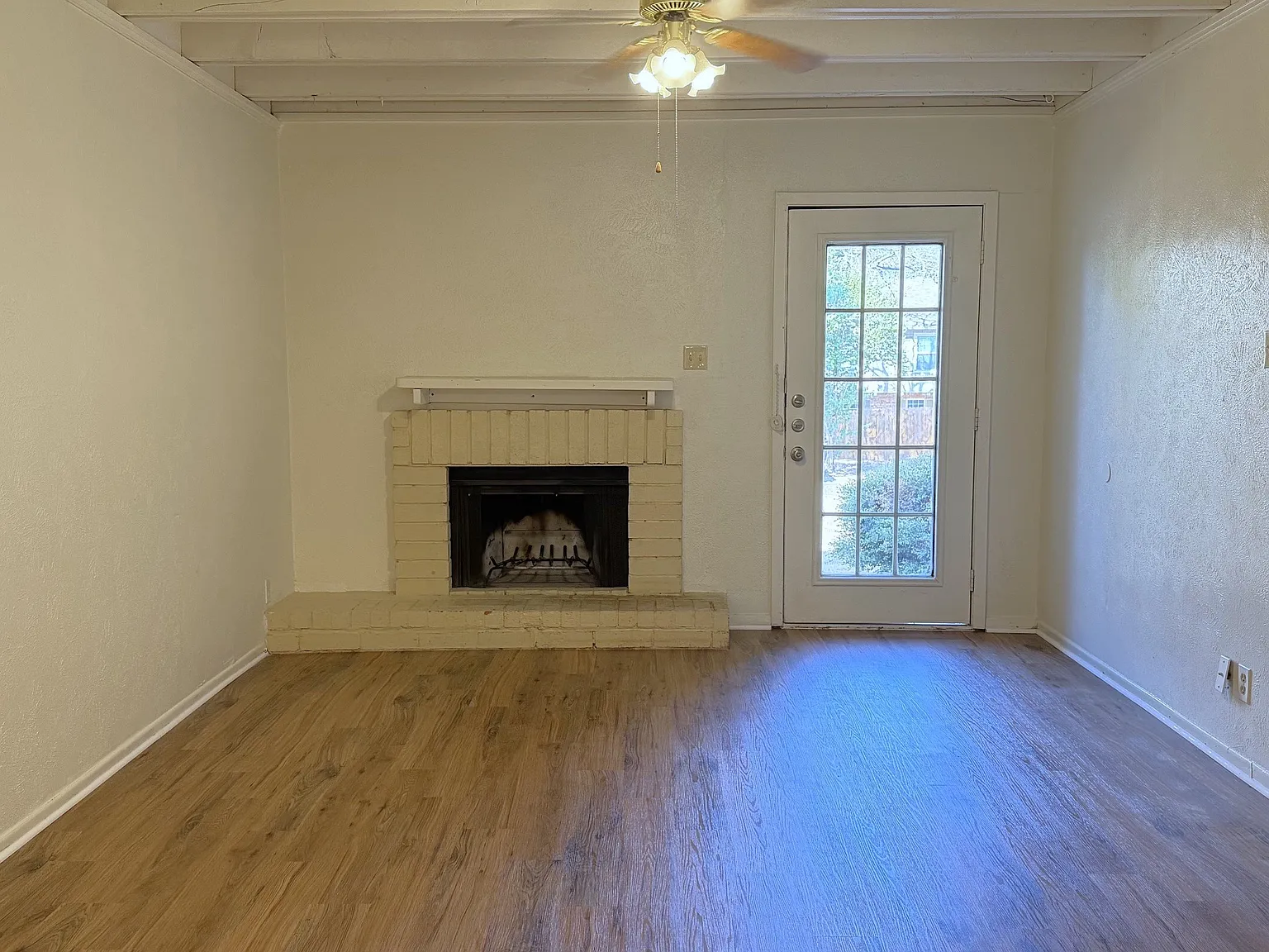 2 bed, 1.5 bath, 1420 sqft, $1,395 — Photo 4