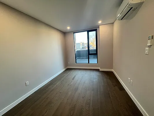 Rented by E Realty International Corp | media 22