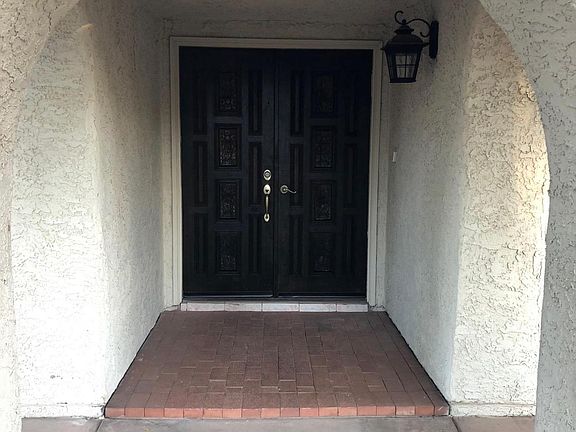 3rd image of 7805 E Foxmore Ln