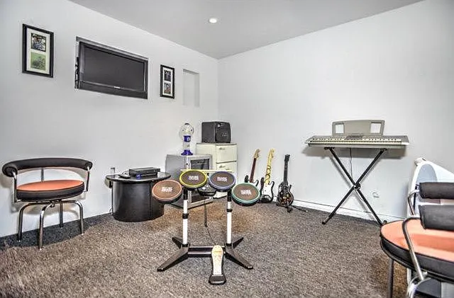 Sound Room for those who like to rock