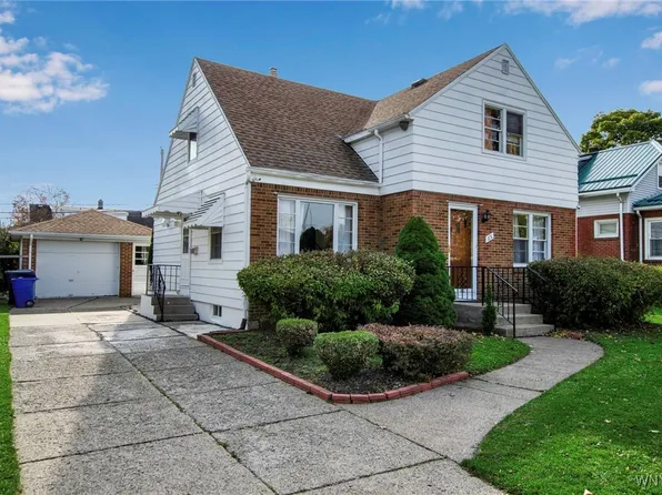 65 Palm St, Lackawanna, NY 14218