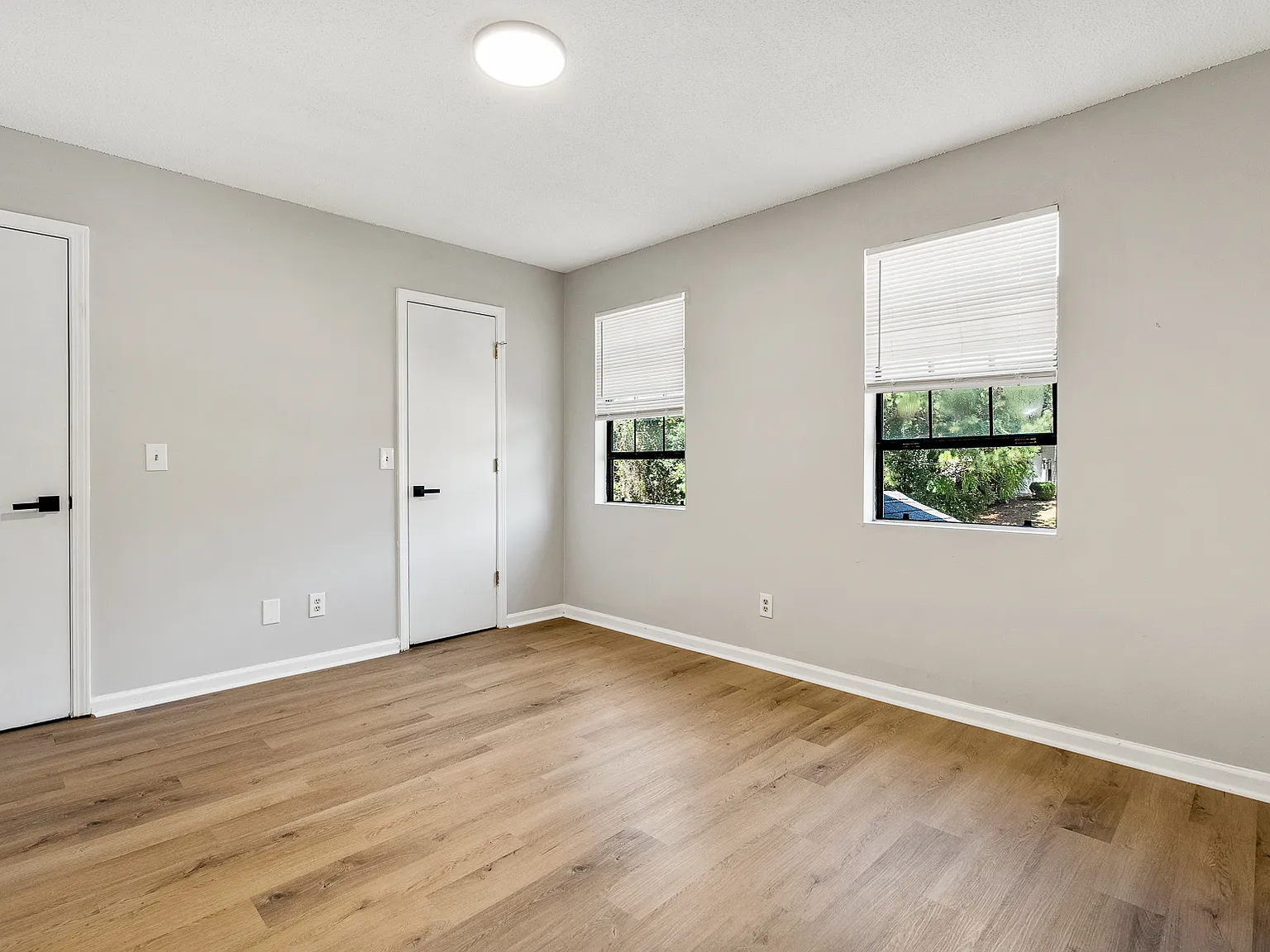 2 bed, 1.5 bath, 1100 sqft, $950 — Photo 4