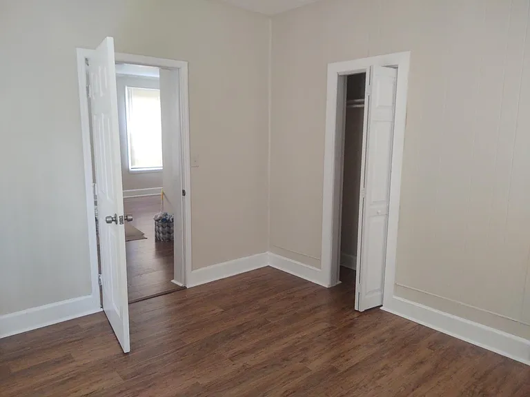 116 Houseworth St — Photo 2