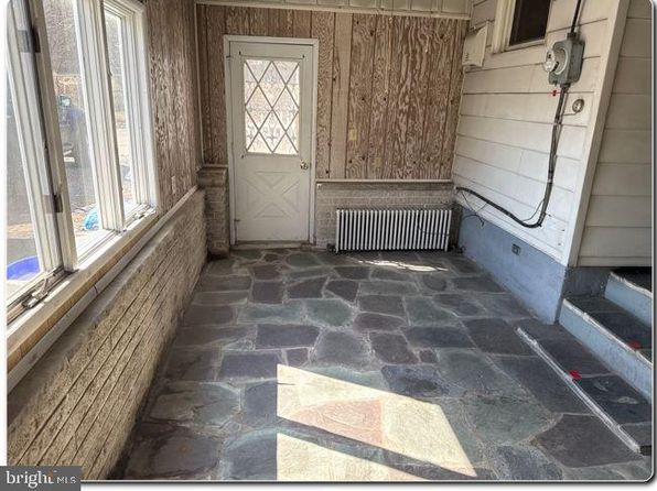 122 S 3rd St, Saint Clair, PA 17970