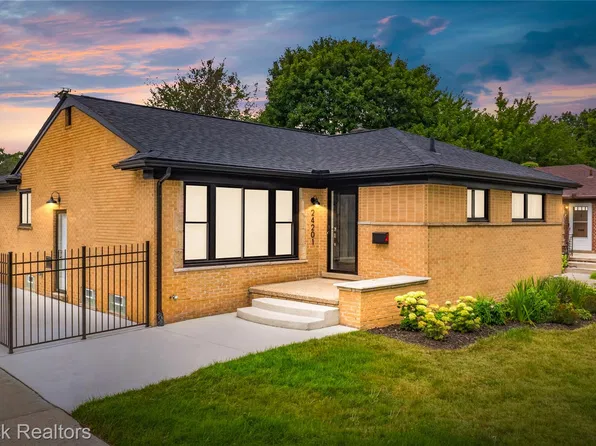 24201 Oneida Ave, Oak Park, MI 48237
