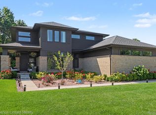 4083 Inverrary Ct, Commerce Township, MI 48382
