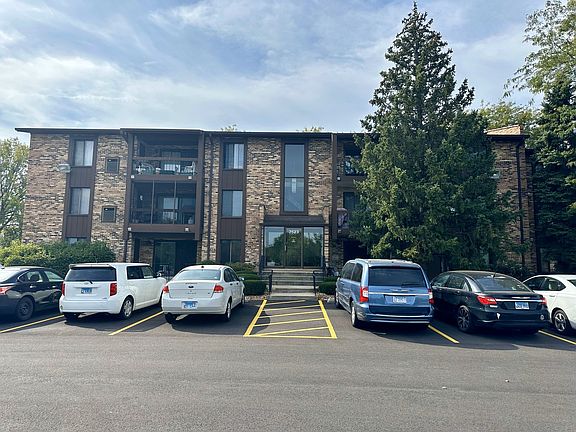 2nd image of 7523 175th St APT 734
