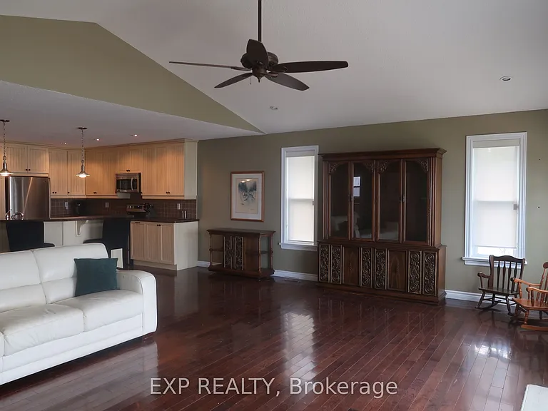 2674 Lakeshore Dr — Photo 3