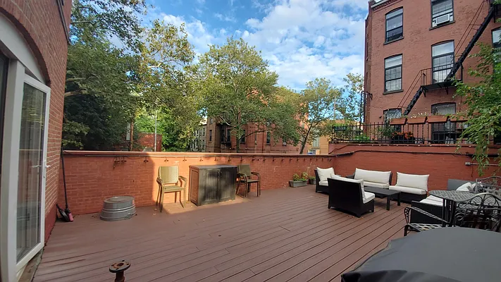 Rented by Douglas Elliman | media 26