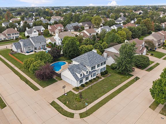 3rd image of 4816 Norfolk Pl