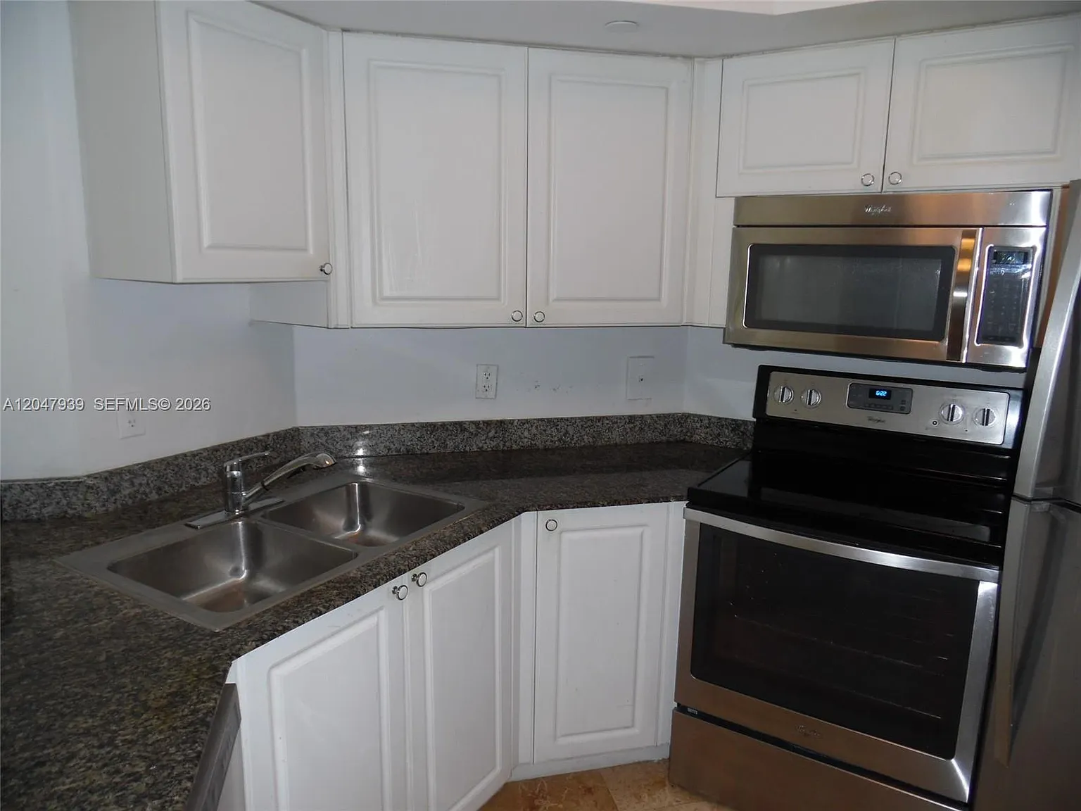 Rimini Beach Condo — Photo 4