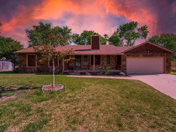 214 N Vantage View Cir, Wichita, KS 67212