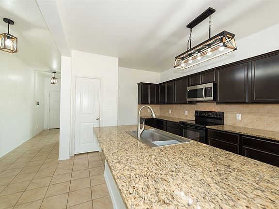 5th image of 324 Fairgrounds Ln