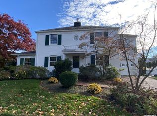 166 Webster Ave, Manhasset, NY 11030