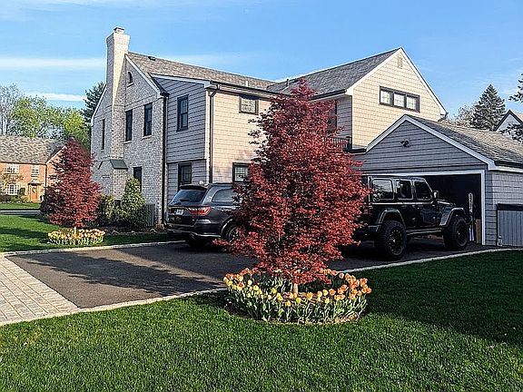 2nd image of 26 Surrey Ln