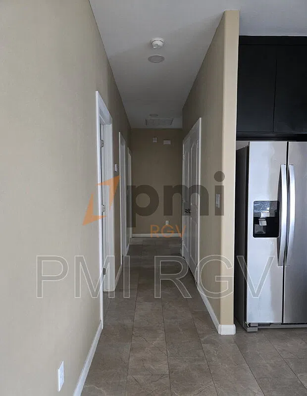 3 bed, 2.0 bath, $1,100 — Photo 4