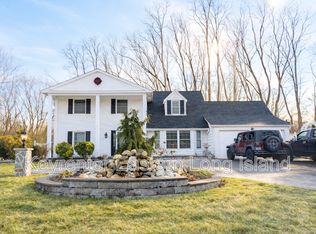 30 Dumond Pl, Coram, NY 11727