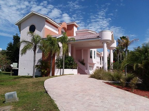 2nd image of 608 Columbus Dr