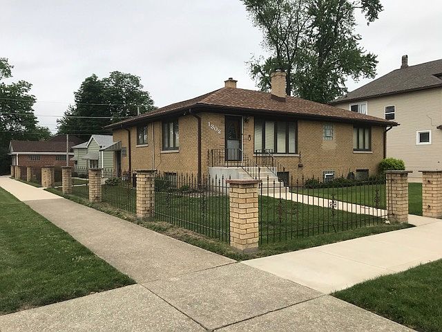 1st image of 1302 N 17th Ave