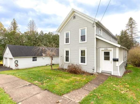 221 Military Dr, Manlius, NY 13104