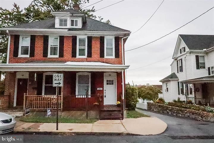 1st image of 110 N Franklin St