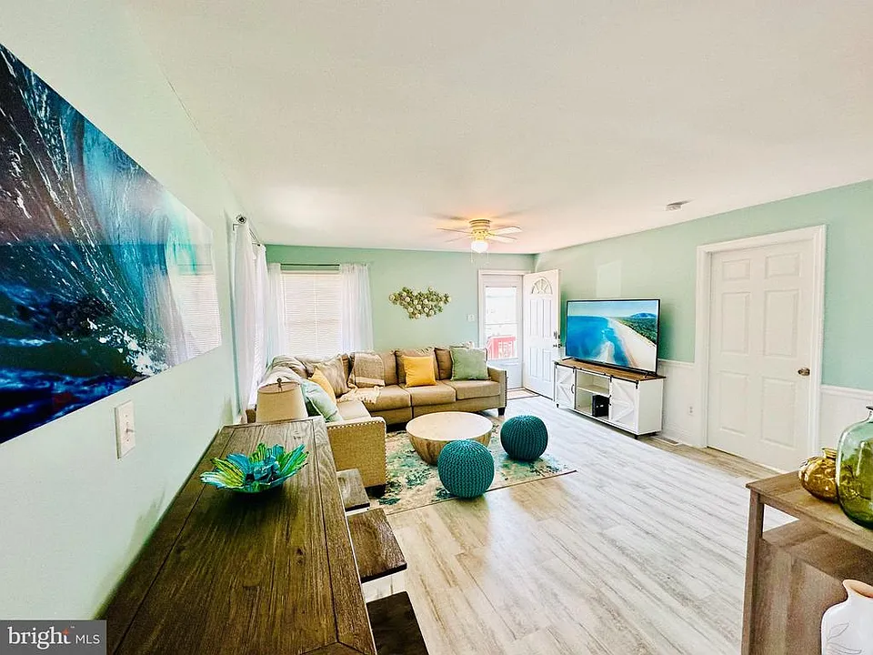 205 3rd St S