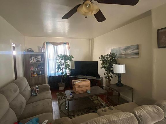 3rd image of 16 Strode Ave