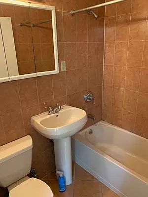 4th image of 25 W 84th St APT 5D