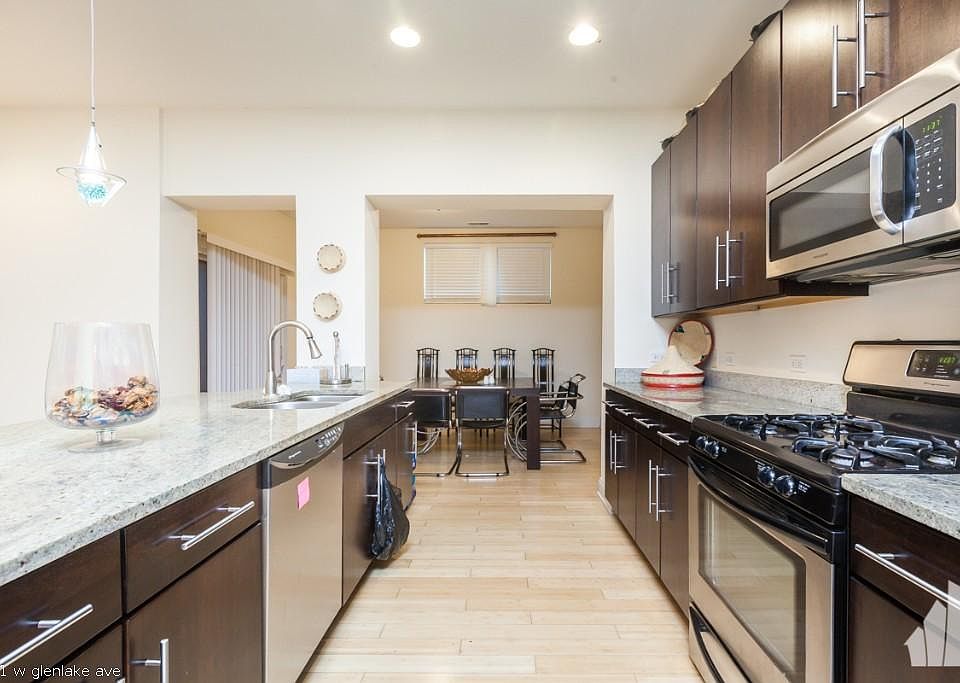 1st image of 2921 W Glenlake Ave #611