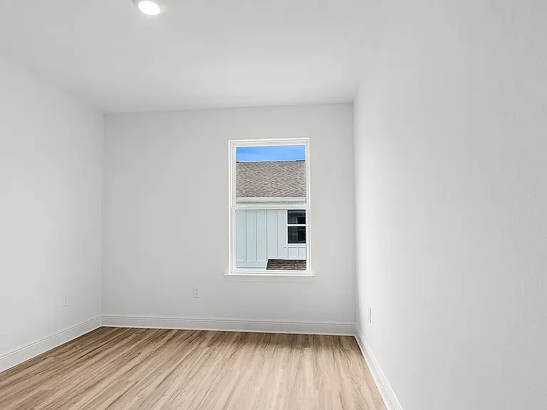 36 Phoenix St — Photo 10