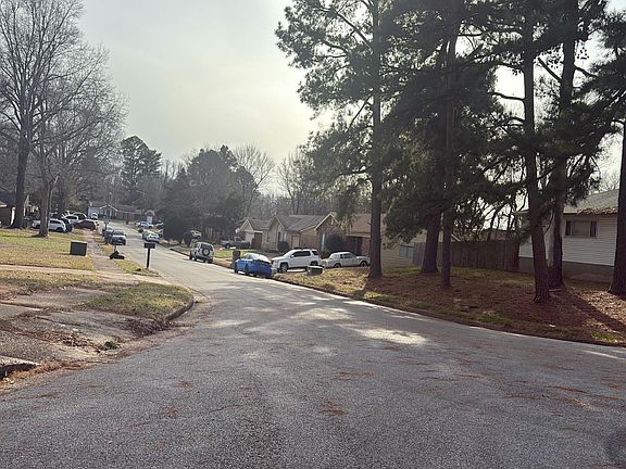 4th image of 3707 Wordsworth Ave