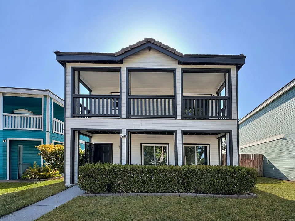 25544 Portola Loop